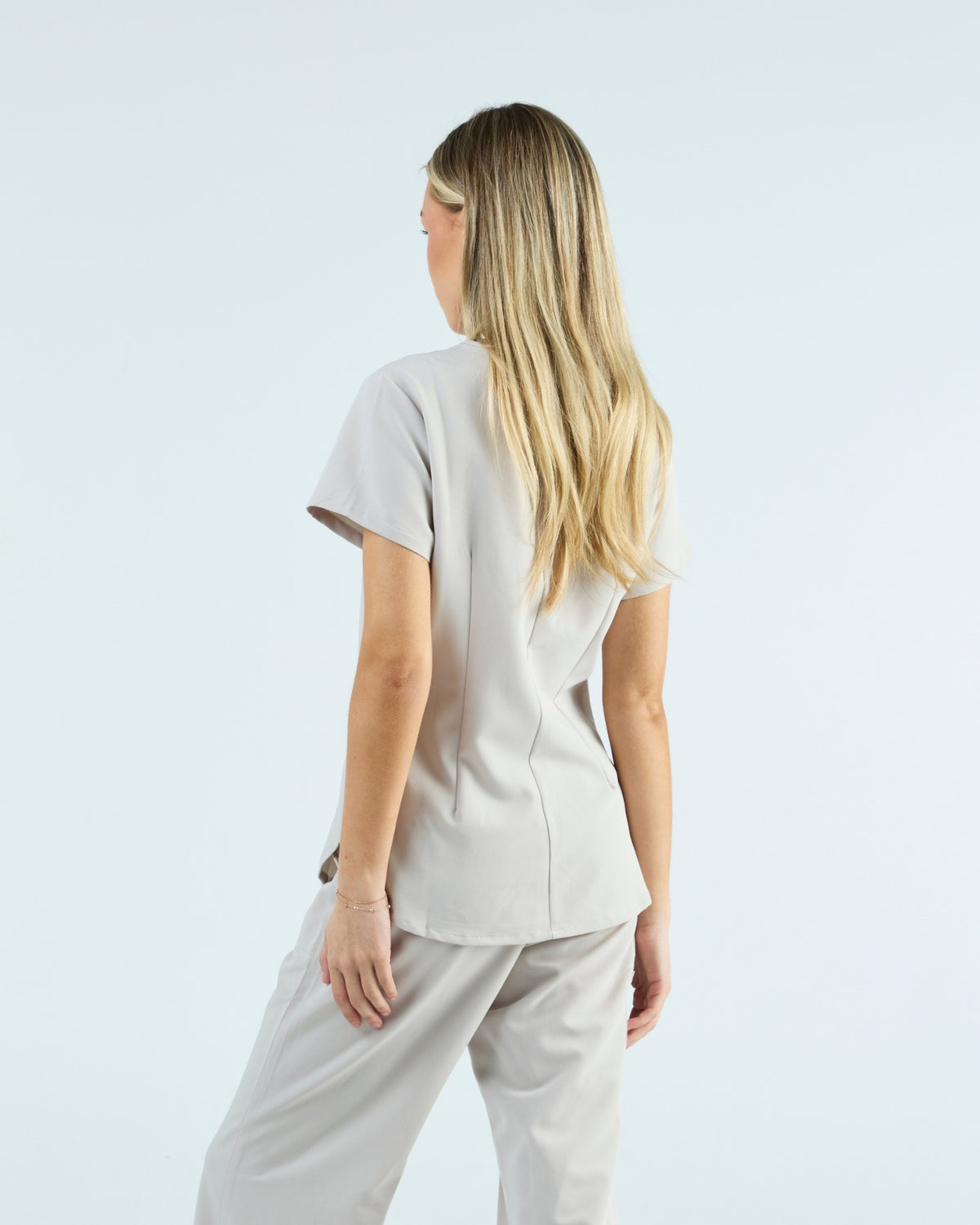 Tuck-In Scrub Top Silk Sand