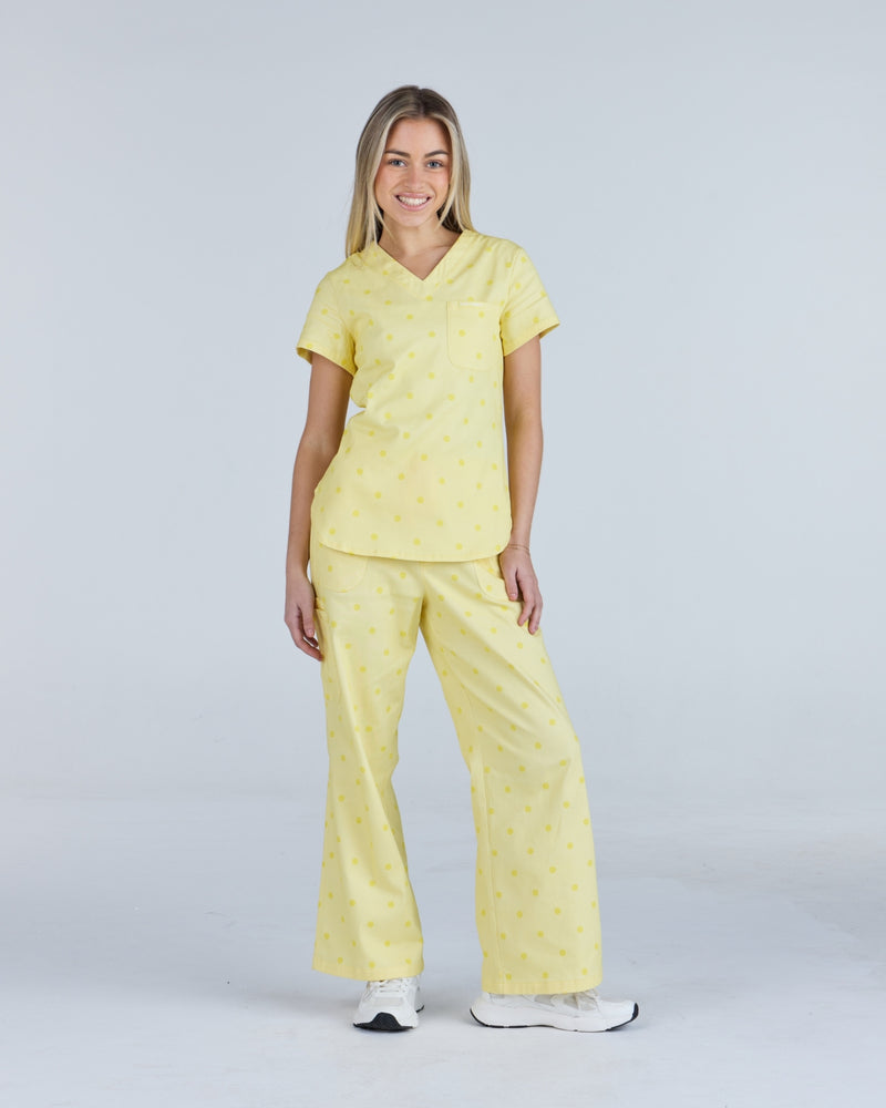 Tuck-In Scrub Top Butter Cream Polka