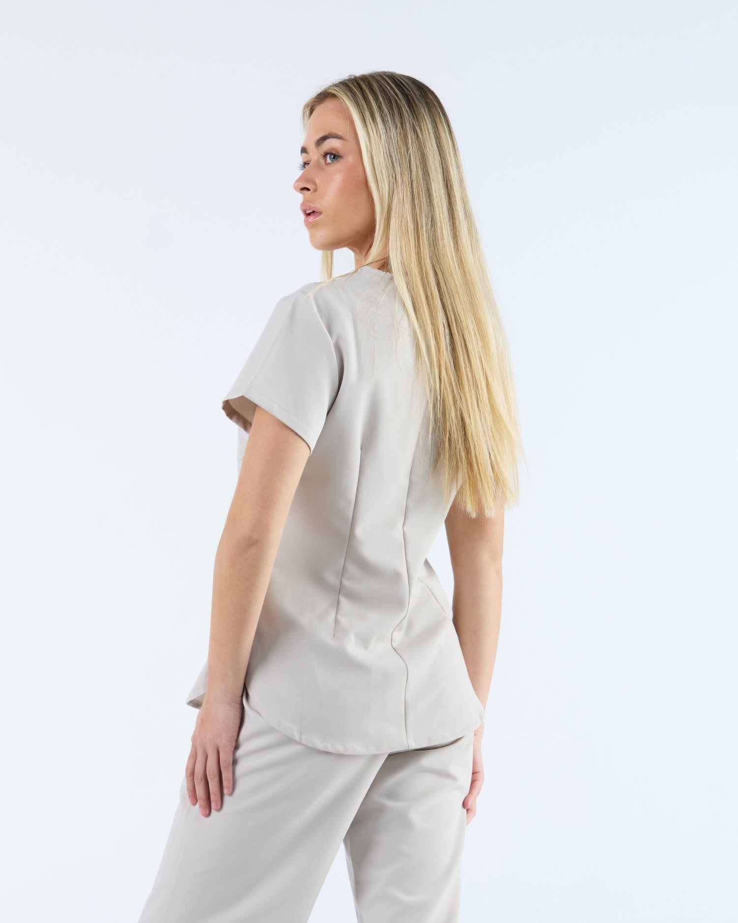 Tuck-In Scrub Top Silk Sand